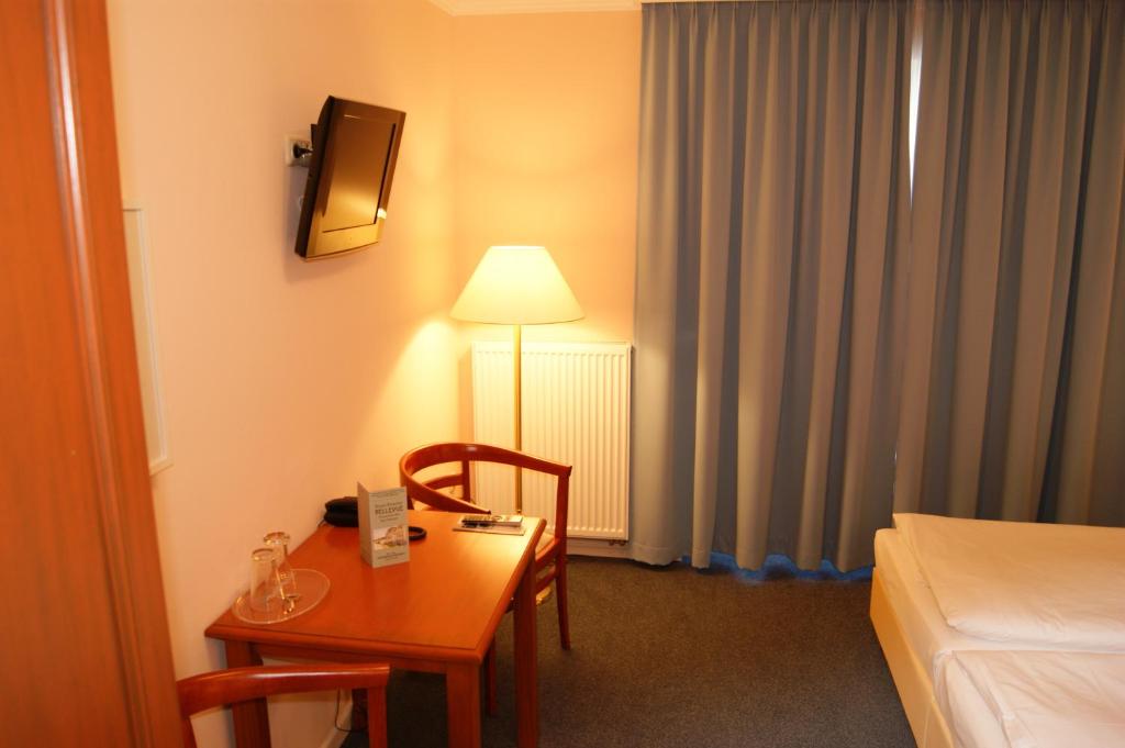 Hotel Pension Bellevue - Habitación Doble Confort Con Balcón