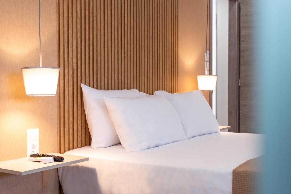 Airscape Hotel Free Shuttle From And To Athen's Airport - 18