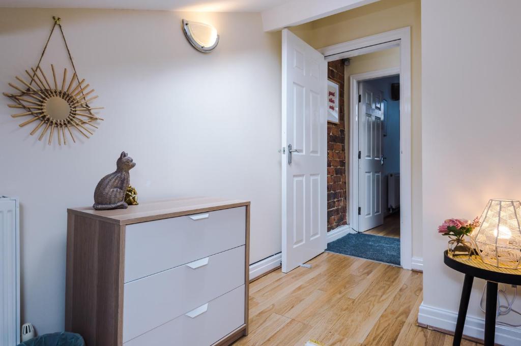 Fotografie z fotogalerie ubytování LARGE DUPLEX Apartment in CITY CENTRE! LIME STREET! FOOTBALL! Ideal for Stag and Hen Do Stays! v destinaci Liverpool