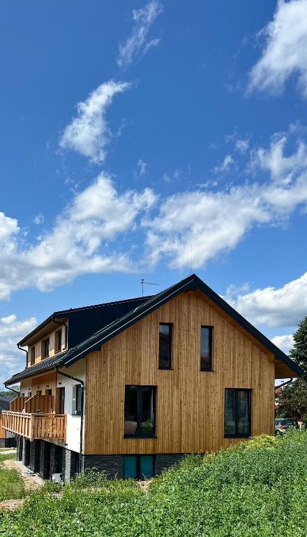 Budova, kde se apartmán nachází