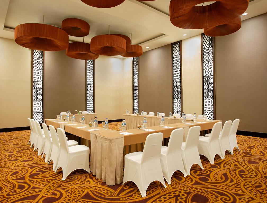Konferenční prostory v ubytování Hotel Santika Mataram