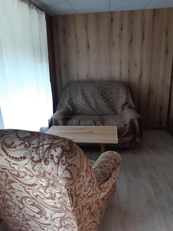 Posezení v ubytování Gori Lokhap