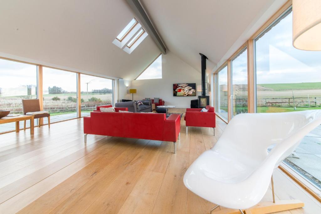 The Den, Architect Designed Barn, Beautiful Location, Kirkton of Skene