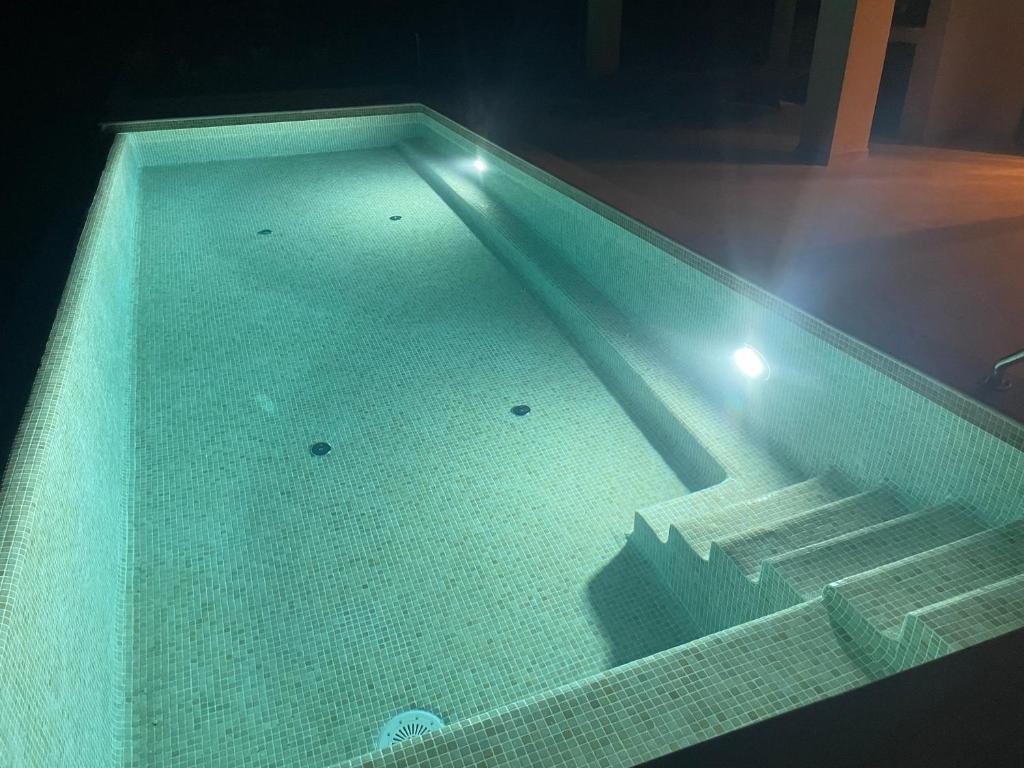 Bazén v ubytování Villa Dupini nebo v jeho okolí