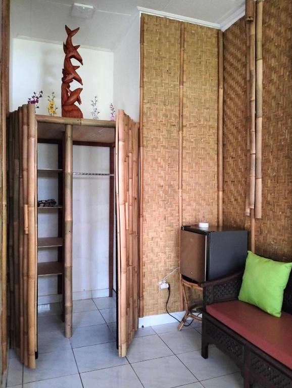 Posezení v ubytování Kaia Lovina Guest House Junior Suite