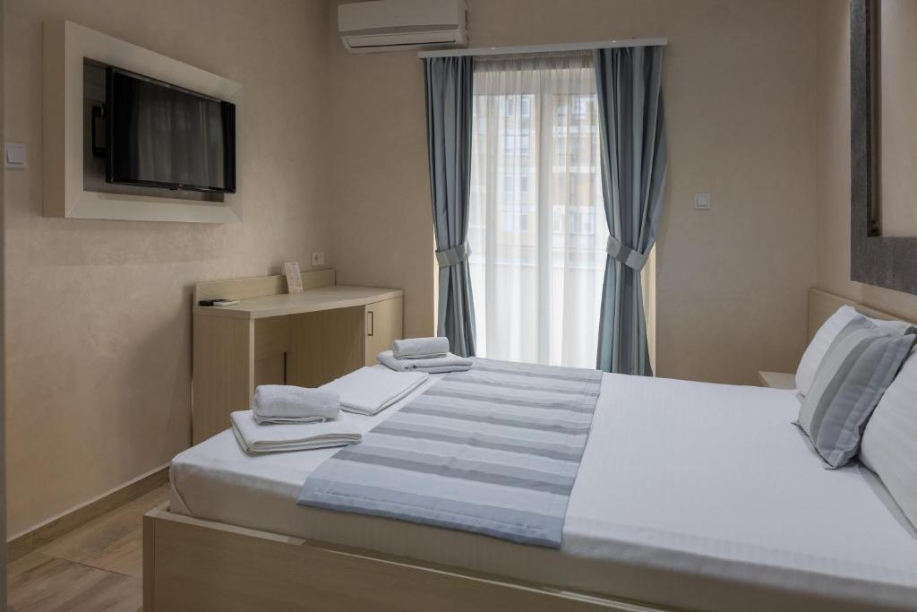 Hotel Maksim - Comfort Double Room With Terrace