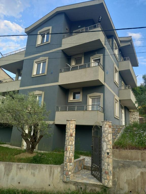 luxury villa 2 km from the sea - Image 1