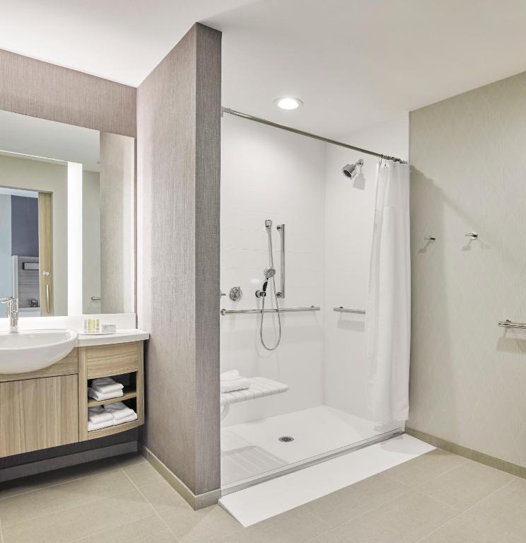 SpringHill Suites by Marriott Chicago Chinatown photo
