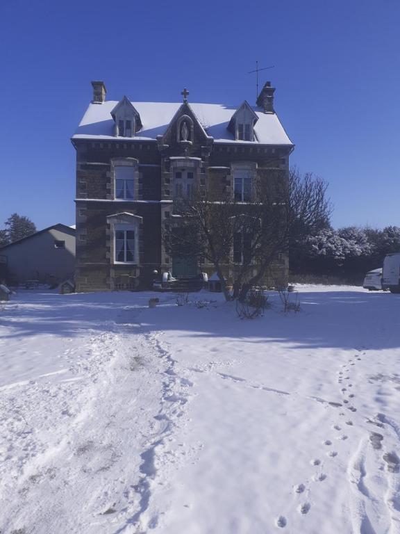 Le Presbytère Chambre D'Hôtes v zimě