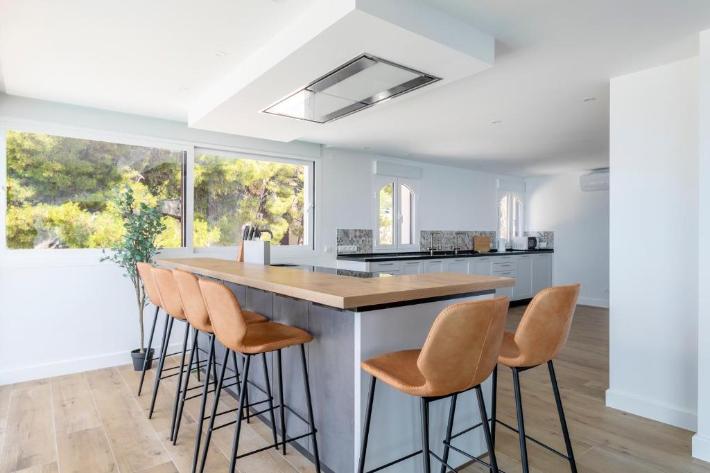 Fotografie z fotogalerie ubytování Villa Thorodin breathtaking 14P villa 1st line sea v destinaci El Campello
