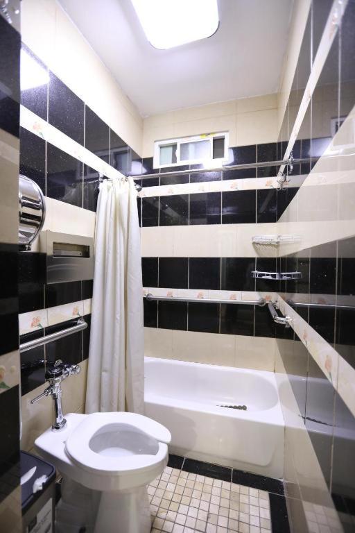 Oak Hotel - 