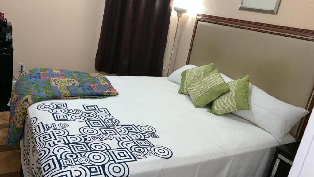 Oak Hotel - 
