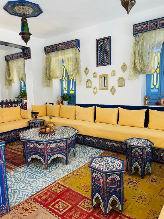 Istumisnurk majutusasutuses Hôtel Al Kalaa