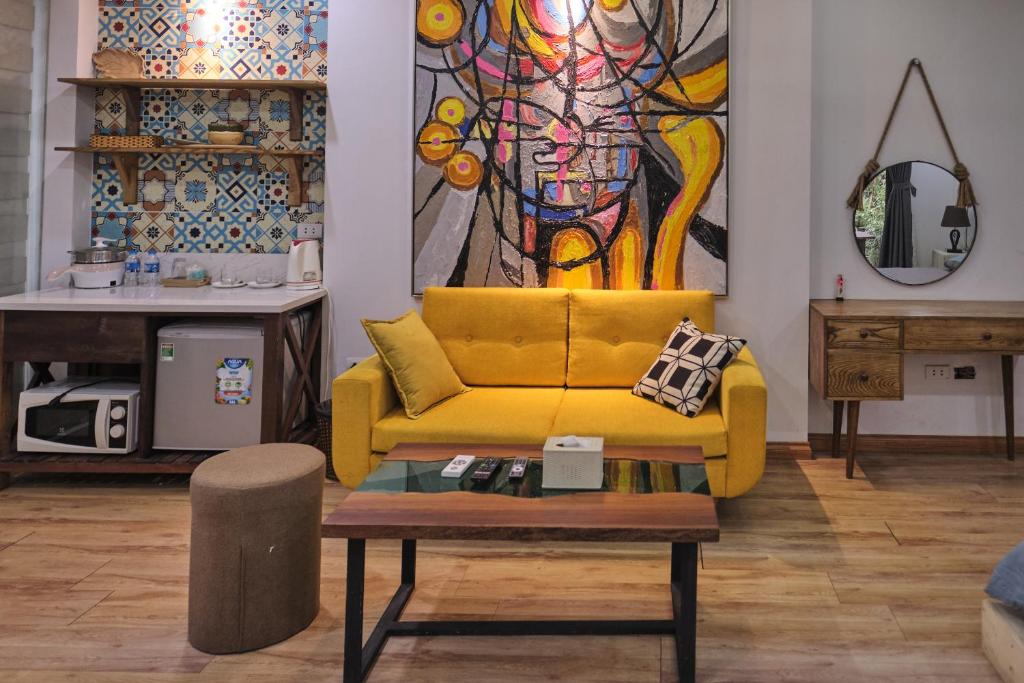 Posezení v ubytování The Gallery Homestay - By Pegasy Group
