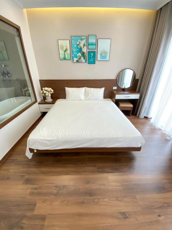 MOONLIGHT HOTEL - 17