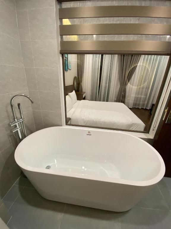 MOONLIGHT HOTEL - 13