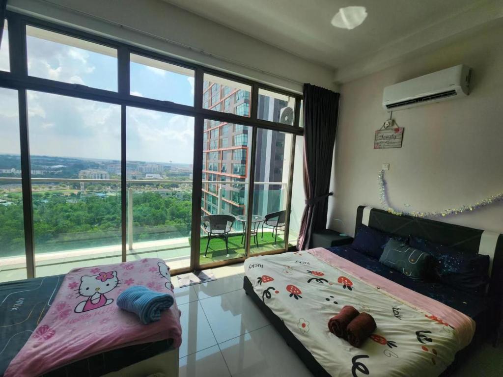 Picture of 17-Mount Austin Palazio high floor 2/3pax beautiful street view, Johor ...