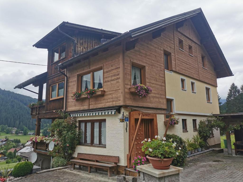 Budova, v ktorej sa apartmán nachádza