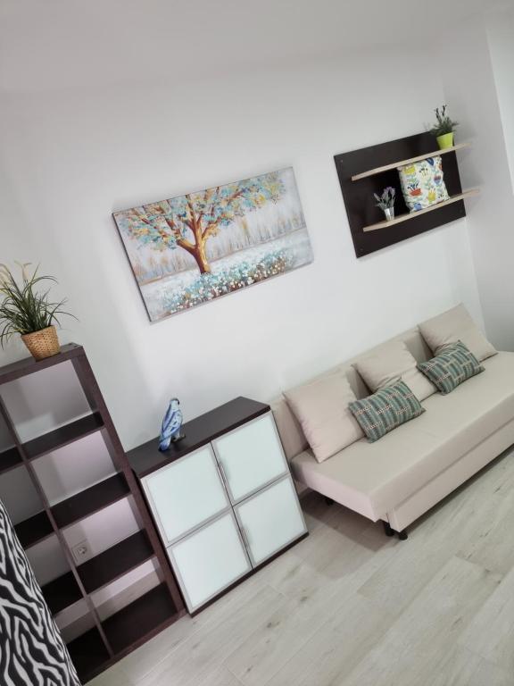 Apartamentos ZANCA CITY CENTER free luggage storage - 11