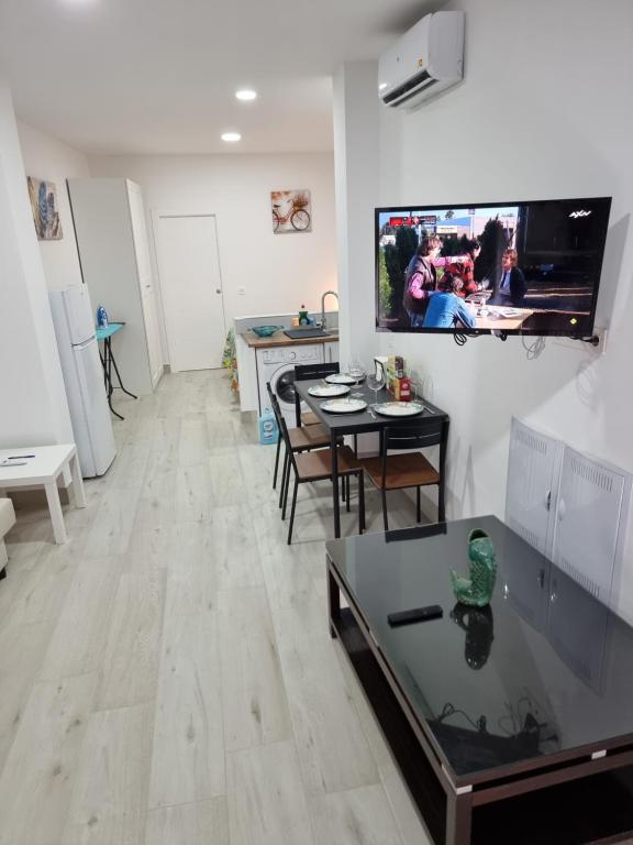 Apartamentos ZANCA CITY CENTER free luggage storage - 7