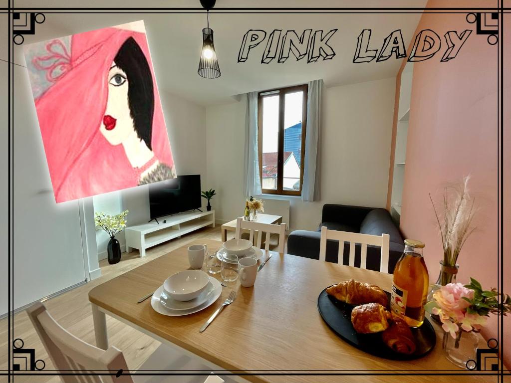 Fotografia z galérie ubytovania Le Pink Lady - Centre Ville - Maison Boucicaut v destinácii Chalon-sur-Saône