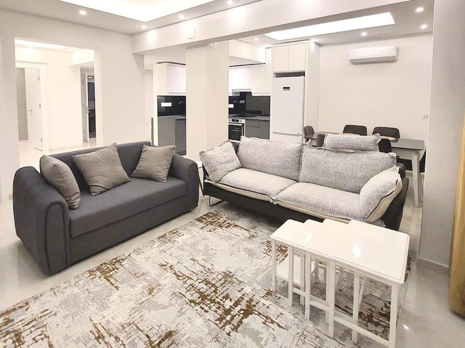 Specious city centre apartment 150 m from the sea