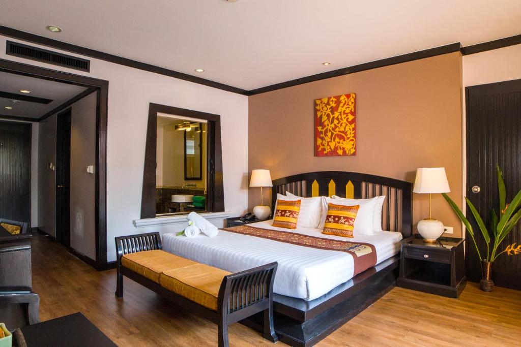Princess Kamala Beachfront Hotel - SHA Extra Plus - Salle De La Piscine