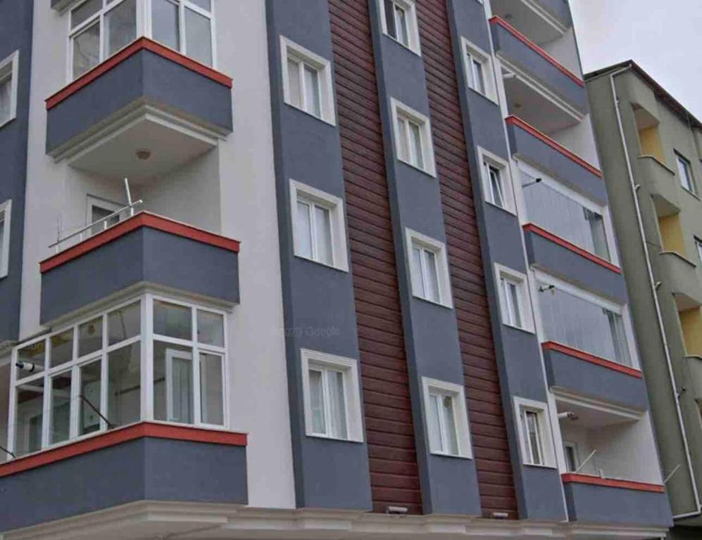 Havaalanına 500 Metre. Merkezi konum. Ferah daire