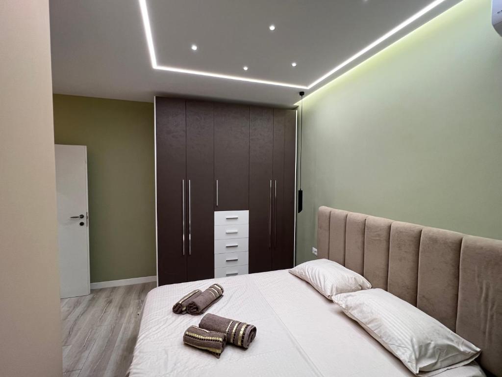 Stylish Apartment Near City Center - Image 2