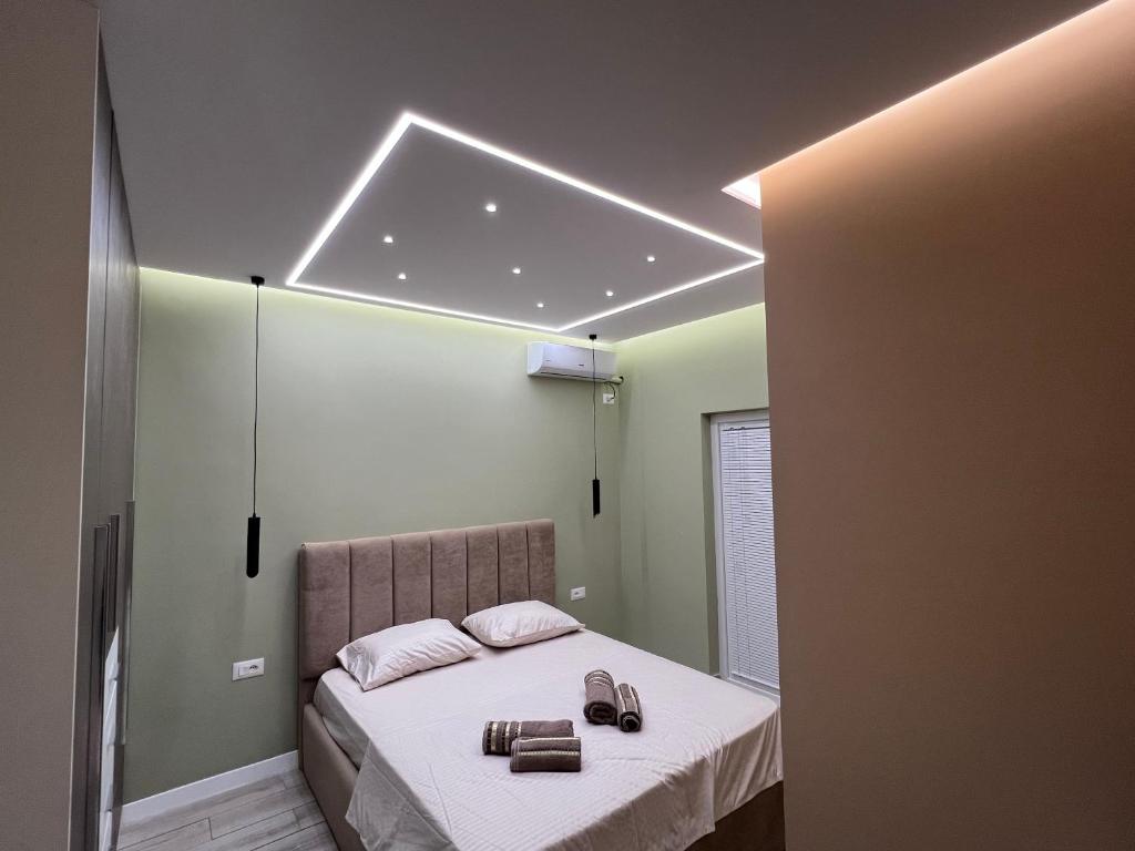 Stylish Apartment Near City Center - Image 6