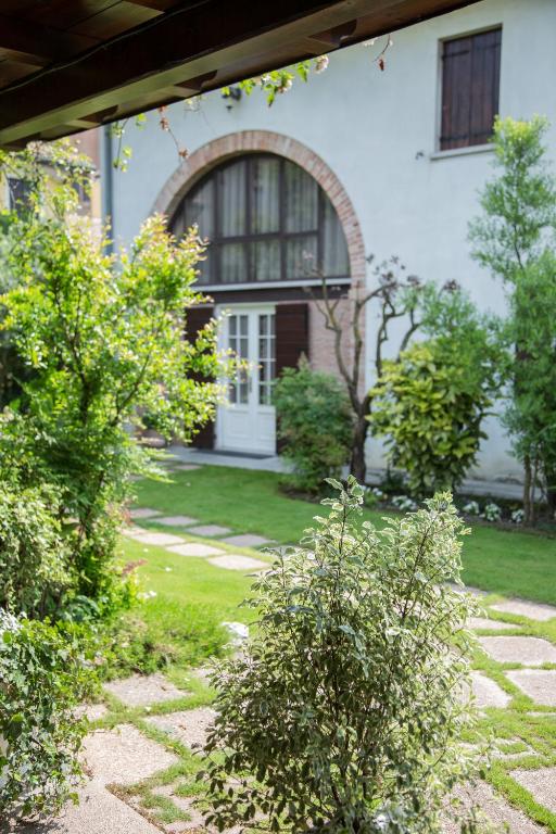 Zahrada ubytování B&B Arco Di Pietra