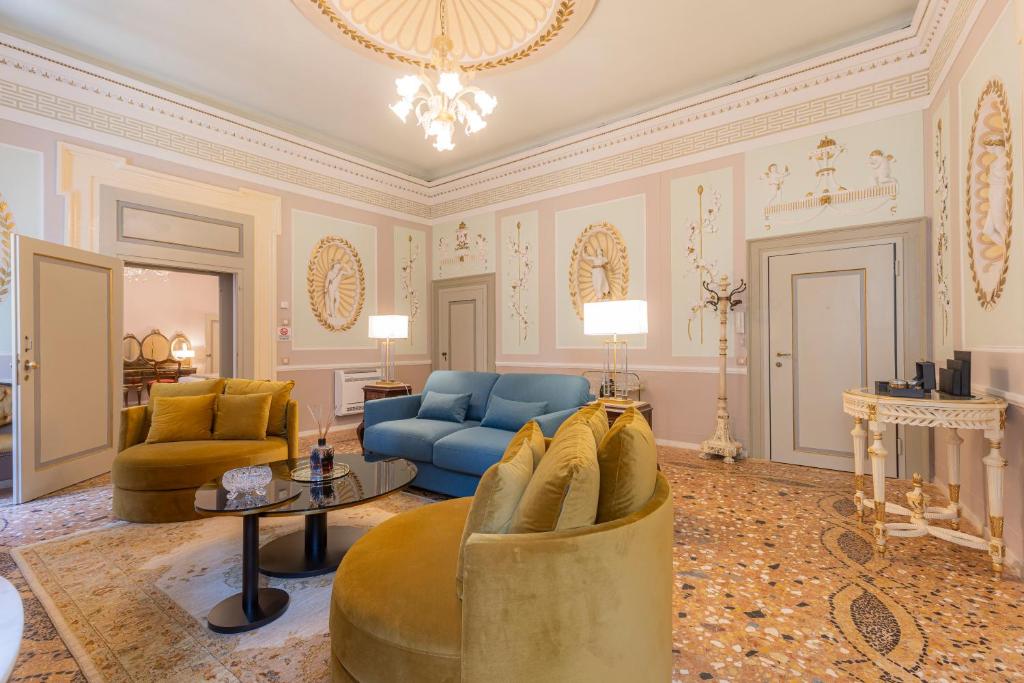 
King Suite with Balcony
