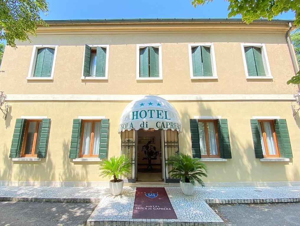Budova, kde se hotel nachází
