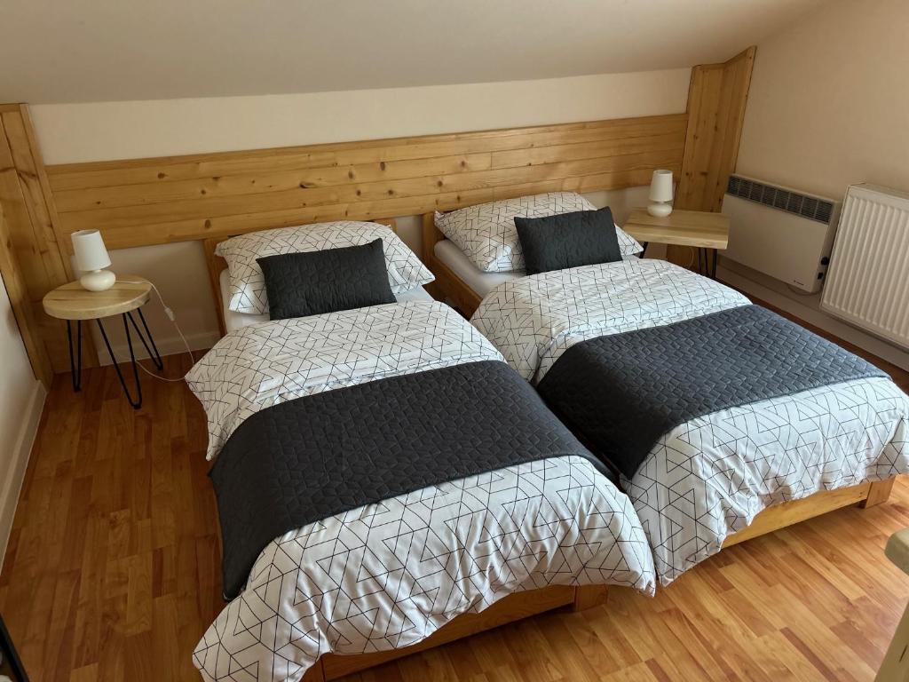 Postel nebo postele na pokoji v ubytování Penzion v strani