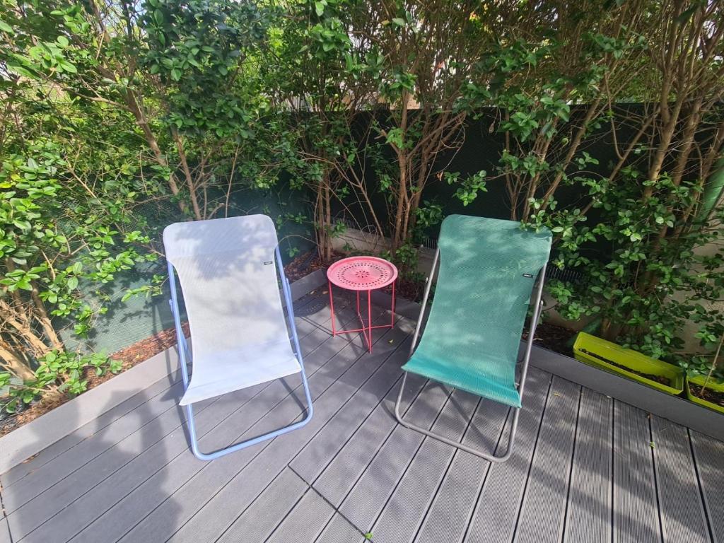 Ogród w obiekcie Superbe Appartement 3 pièces près de la Défense