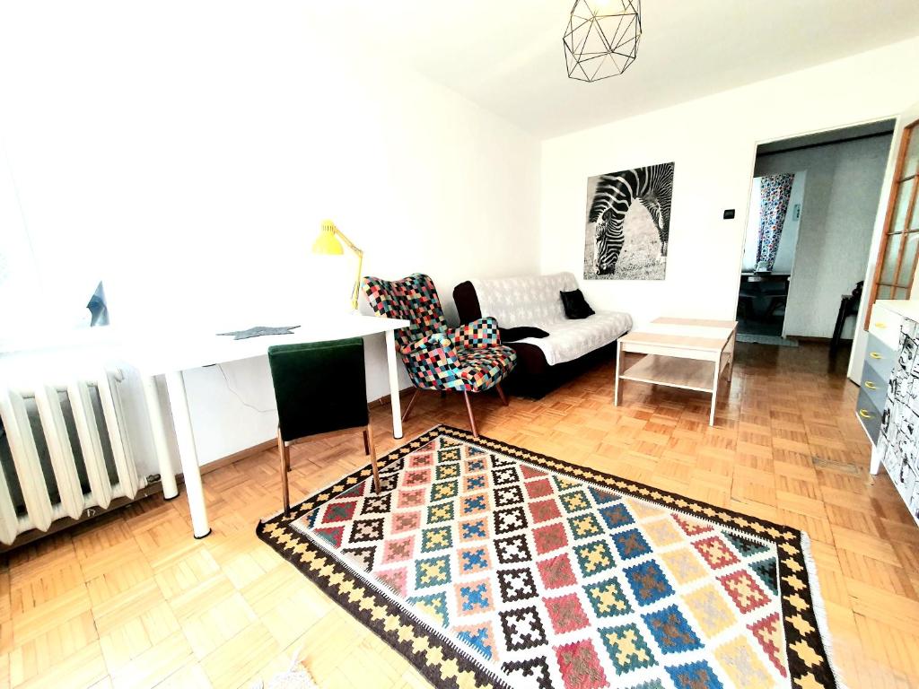 Yellow Apartment oposite ZOO (5 minutes walk to the Old Town) - Appartement