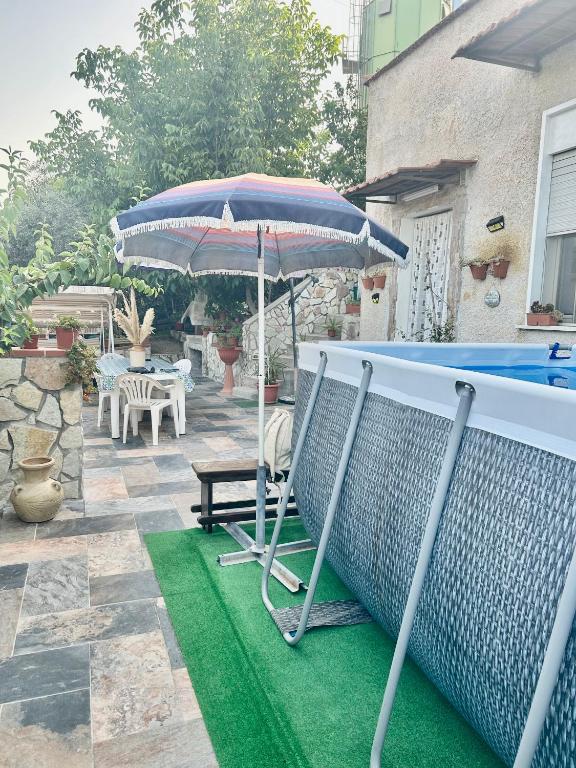Basen w obiekcie Aromi di Sicilia Casa Vacanze lub w pobliżu
