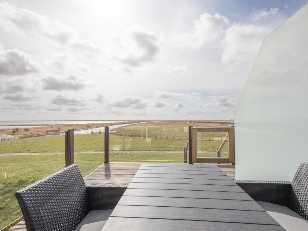 exclusive holiday apartment on the dike at the North Sea