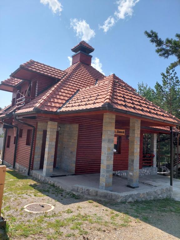 Zgrada u kojoj se nalazi vila