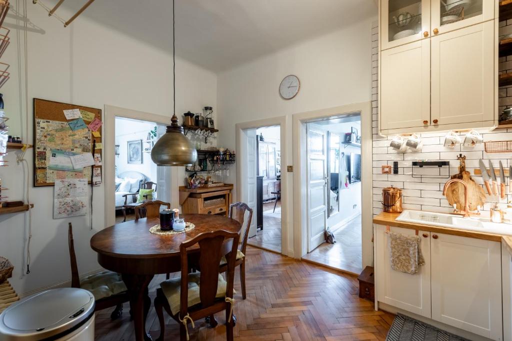 Victoria Design Stays - Shared Apartment Ohrada, Prague – Updated 2023  Prices