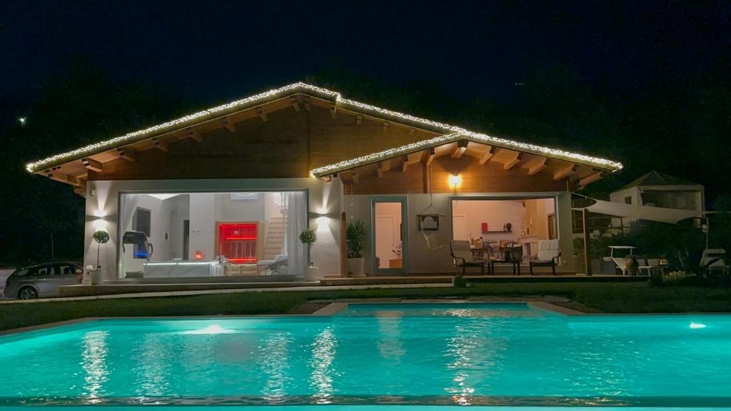 Basen w obiekcie Bellavista B&B di Charme lub w pobliżu