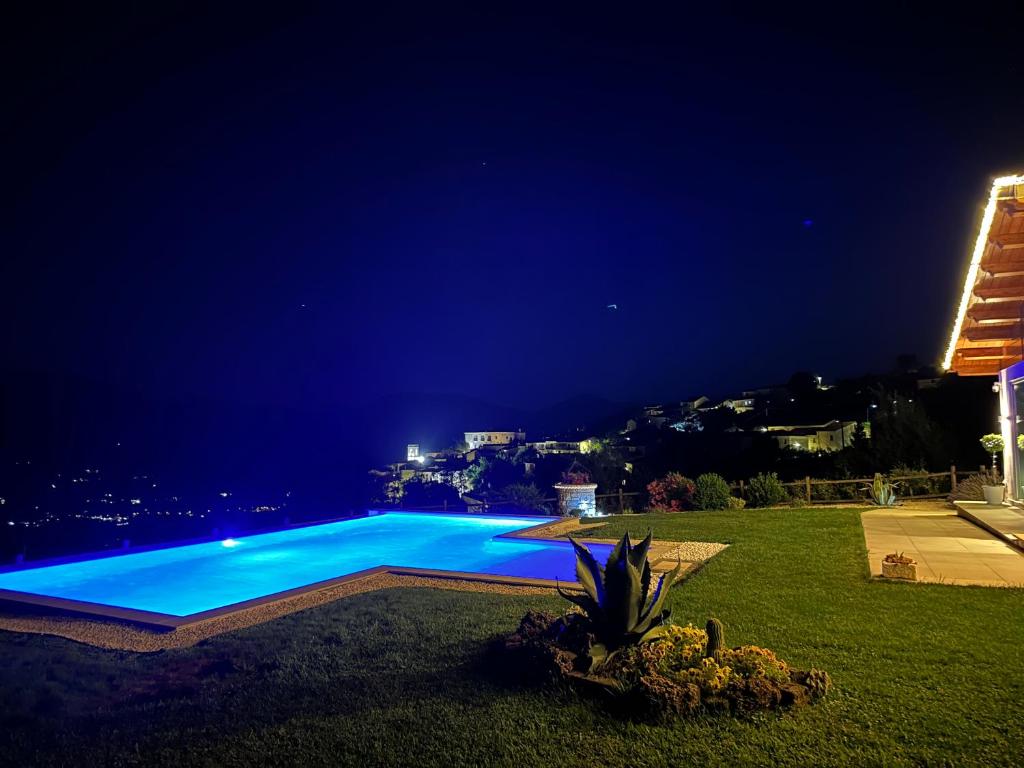 Basen w obiekcie Bellavista B&B di Charme lub w pobliżu
