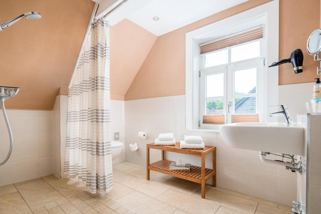 Koupelna v ubytování GDA Hotel Schwiecheldthaus