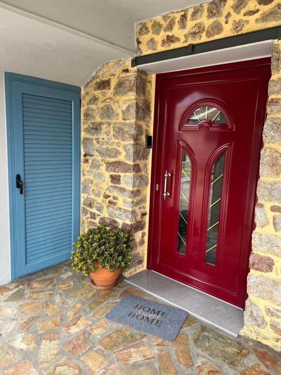 Fotografie z fotogalerie ubytování ΒΙΛΛΑ ΤΟ ΠΕΤΡΙΝΟ stone bild villa full equipment v destinaci Nafpaktos