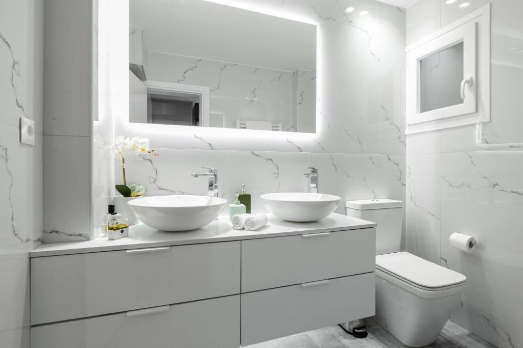 Harmony Sea View Apartment - 9