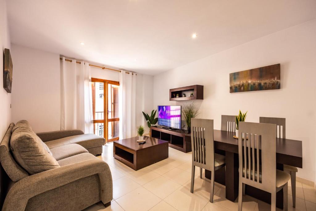 TV a/nebo společenská místnost v ubytování Apartamentos Turísticos Centro Histórico, by CartagenaSpain