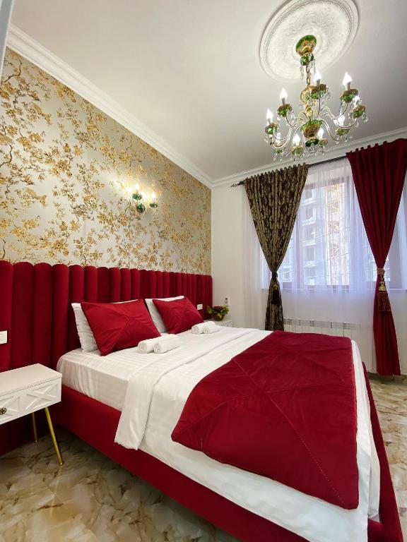 Postel nebo postele na pokoji v ubytování Shirbakyan Boutique Hotel & Apartments