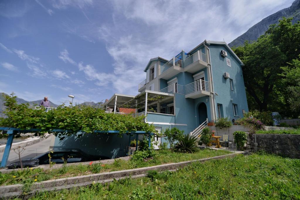 O edifício onde o apartamento está situado