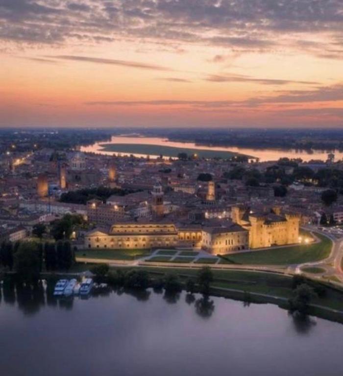 Výhled na řeku, která protéká v blízkosti bed and breakfast