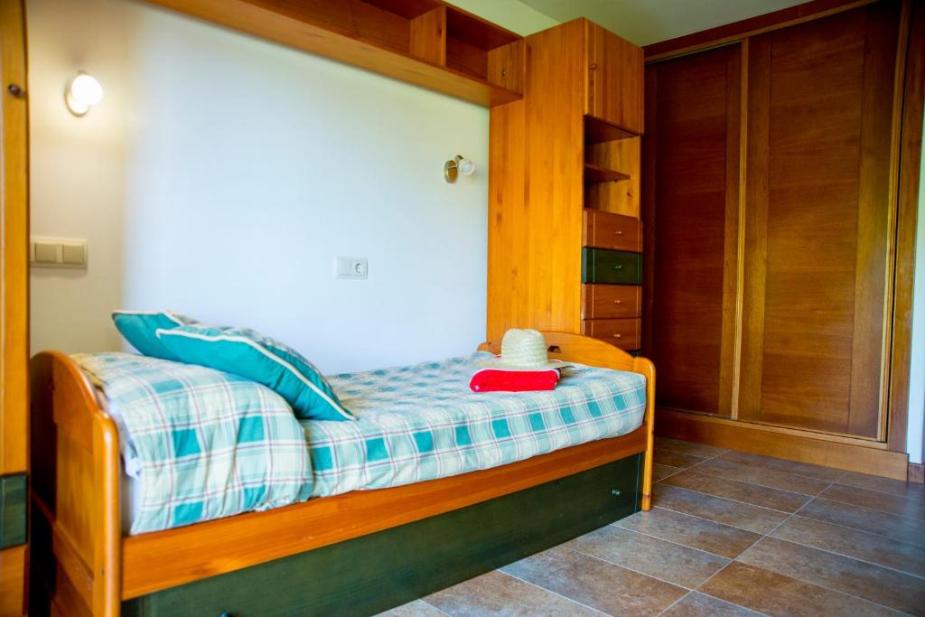 Posteľ alebo postele v izbe v ubytovaní REST IN SANXENXO - Villa Punta Elmo en plena costa